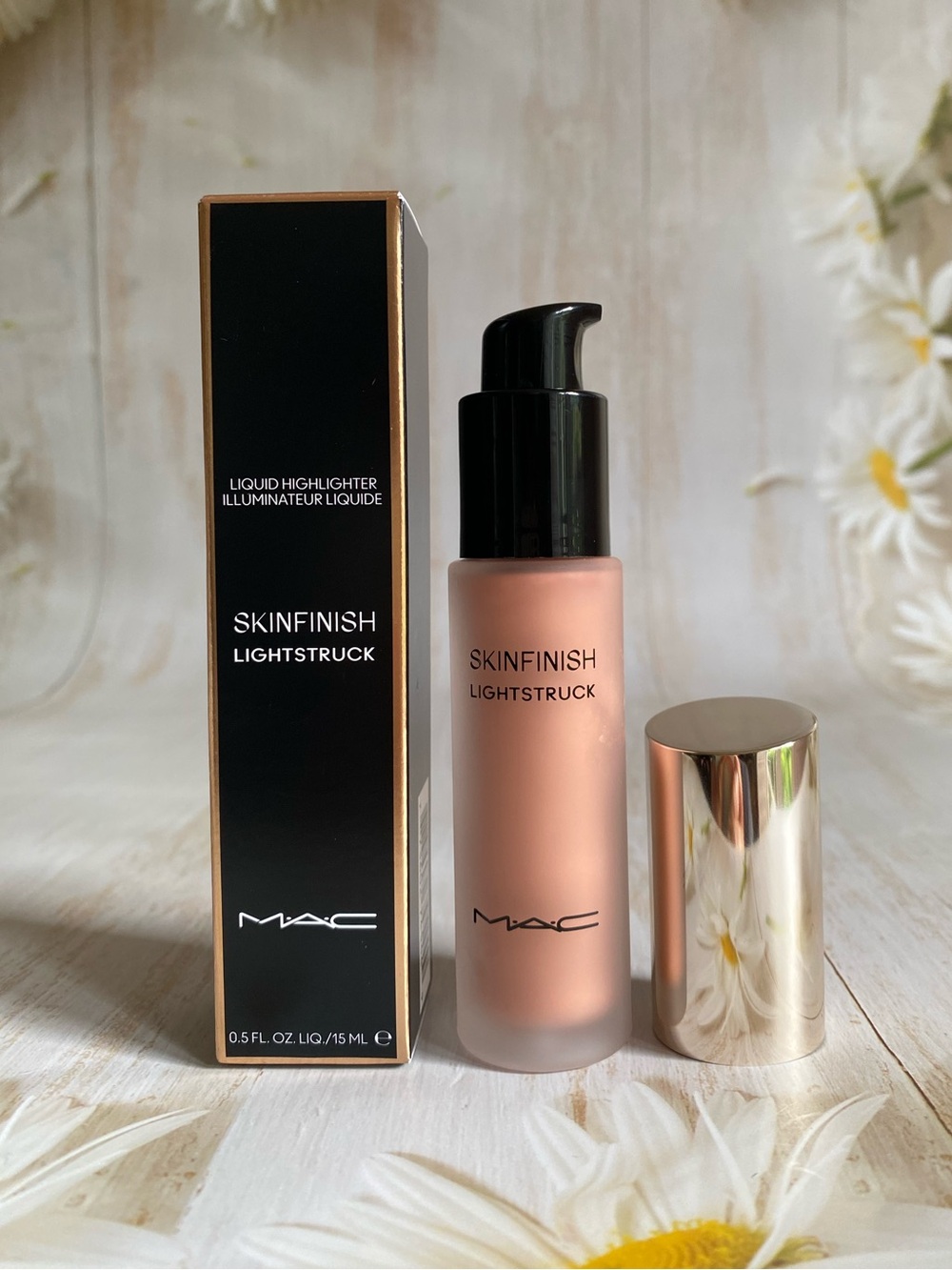 MAC SkinFinish Lightstruck Liquid Highlighter 0.5oz/ 15ml, Space Slippers, NIB